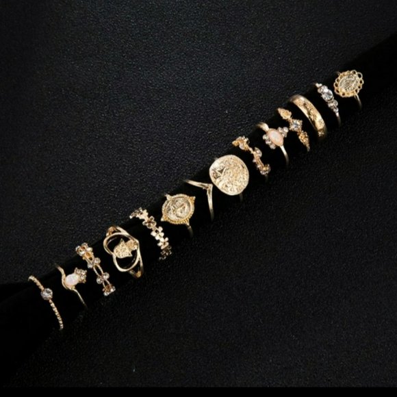 💙3/$15🌟 14k plating 15 pc. Virgin Mary ring set - Picture 4 of 4